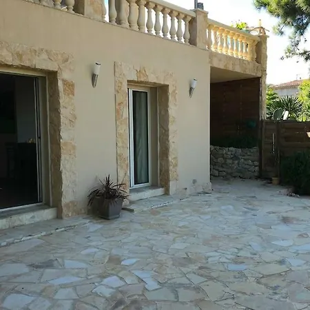 Villa F3 Dans Supercannes